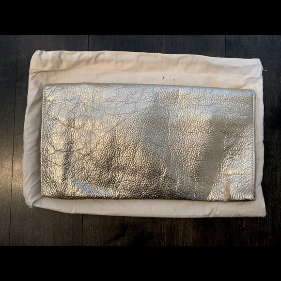 Gerard Darel metallic gold soft clutch - Picture 4 of 5